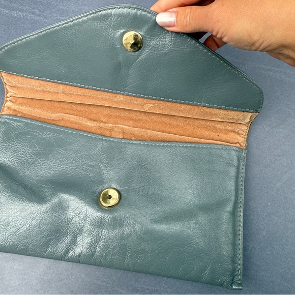Vintage 1980s Grey Leather Stitched Clutch with Magnetic Closure - Picture 9 of 16